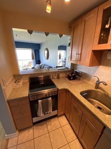 133 Commander Shea Blvd 711, Quincy, MA 02171