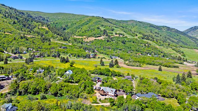 2548 N NORDIC VALLEY DRIVE DR, Eden, UT 84310
