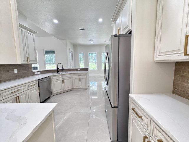 3039 Road 66124, Dayton, TX 77535