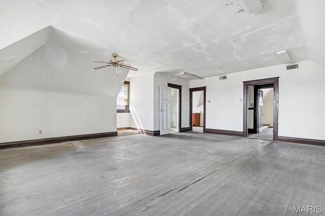 3831 S Grand Boulevard, St Louis, MO 63118