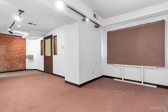 3831 S Grand Boulevard, St Louis, MO 63118