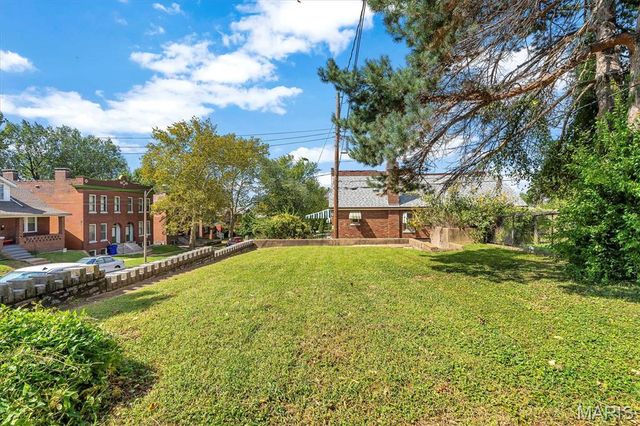 3831 S Grand Boulevard, St Louis, MO 63118