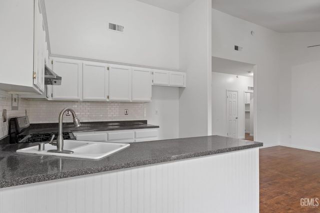 5212 Milagro Drive, Bakersfield, CA 93307