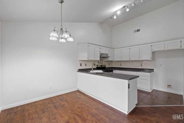 5212 Milagro Drive, Bakersfield, CA 93307