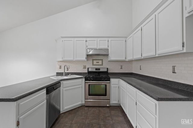 5212 Milagro Drive, Bakersfield, CA 93307