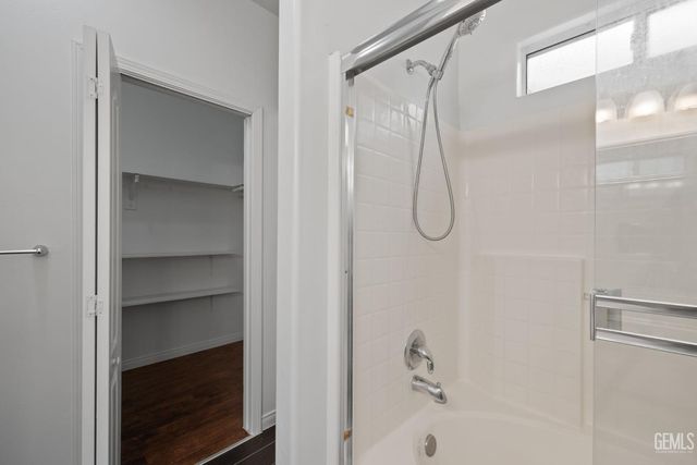 5212 Milagro Drive, Bakersfield, CA 93307