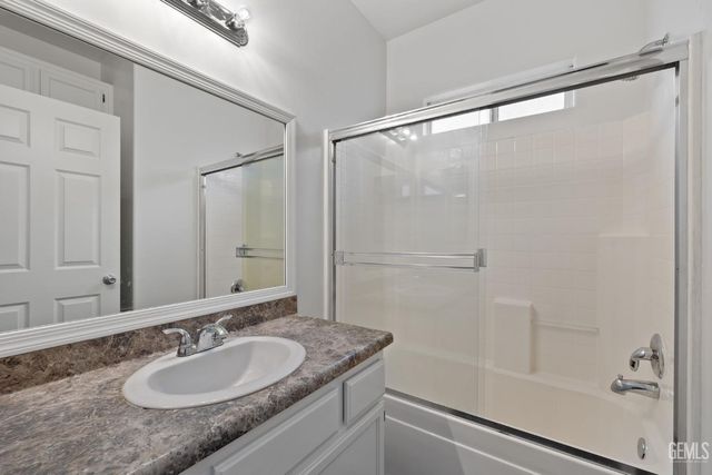 5212 Milagro Drive, Bakersfield, CA 93307