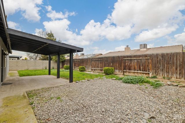 5212 Milagro Drive, Bakersfield, CA 93307