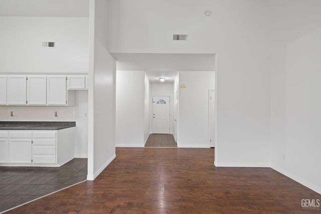 5212 Milagro Drive, Bakersfield, CA 93307