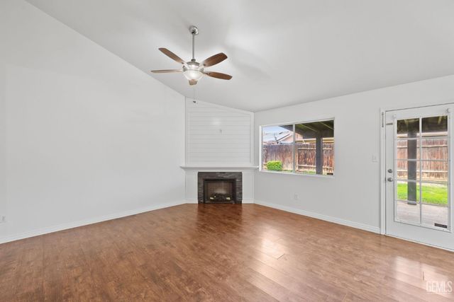 5212 Milagro Drive, Bakersfield, CA 93307