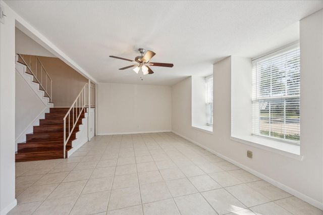 10147 Beekman Place Drive, Houston, TX 77043