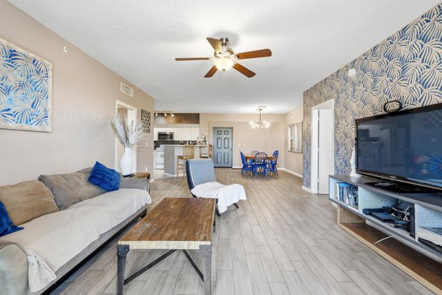 11750 Saint Andrews Place 203, Wellington, FL 33414