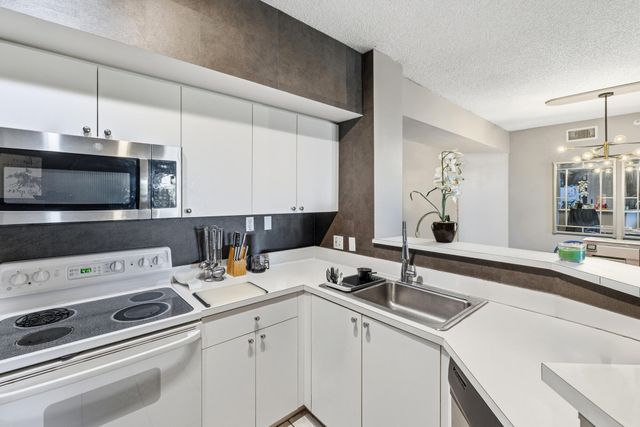 11750 Saint Andrews Place 203, Wellington, FL 33414