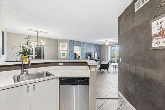 11750 Saint Andrews Place 203, Wellington, FL 33414