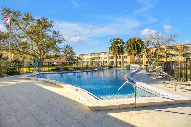 4920 LOCUST STREET NE 204, St Petersburg, FL 33703