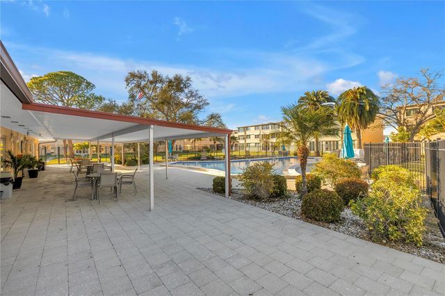 4920 LOCUST STREET NE 204, St Petersburg, FL 33703