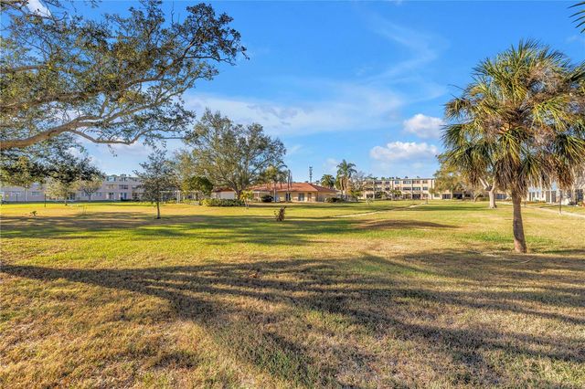 4920 LOCUST STREET NE 204, St Petersburg, FL 33703