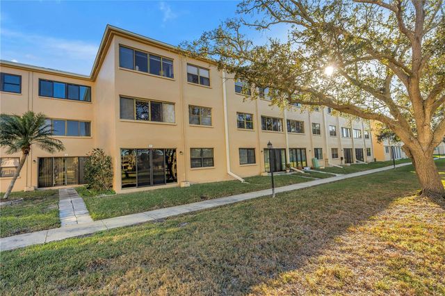 4920 LOCUST STREET NE 204, St Petersburg, FL 33703