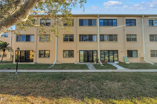 4920 LOCUST STREET NE 204, St Petersburg, FL 33703