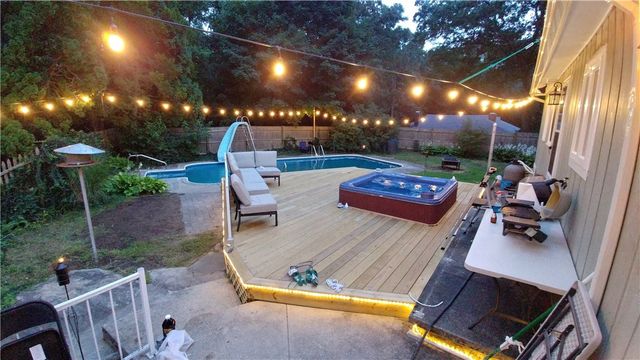 10 Blue Mist Drive, Lincoln, RI 02838