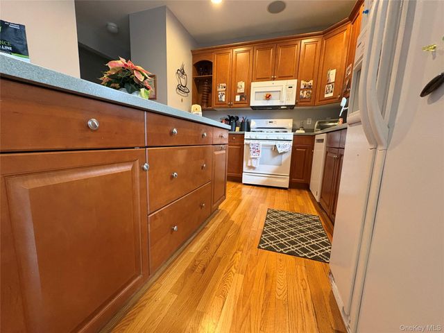 5 Juniper Way, Wappingers Falls, NY 12590