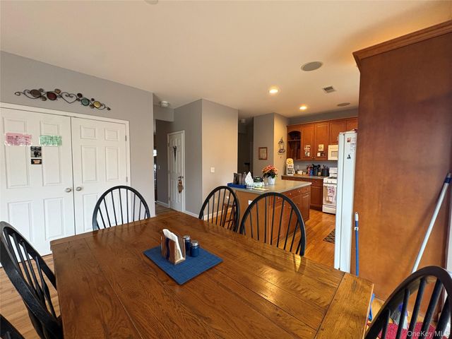 5 Juniper Way, Wappingers Falls, NY 12590