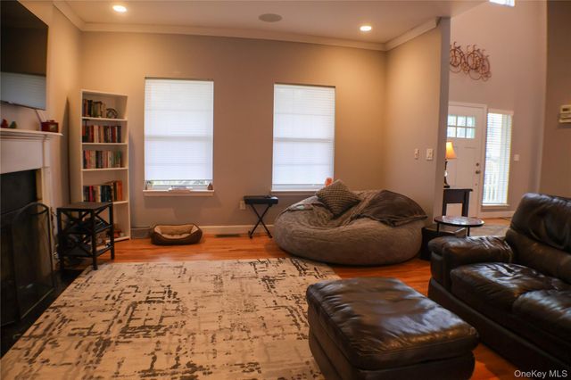 5 Juniper Way, Wappingers Falls, NY 12590