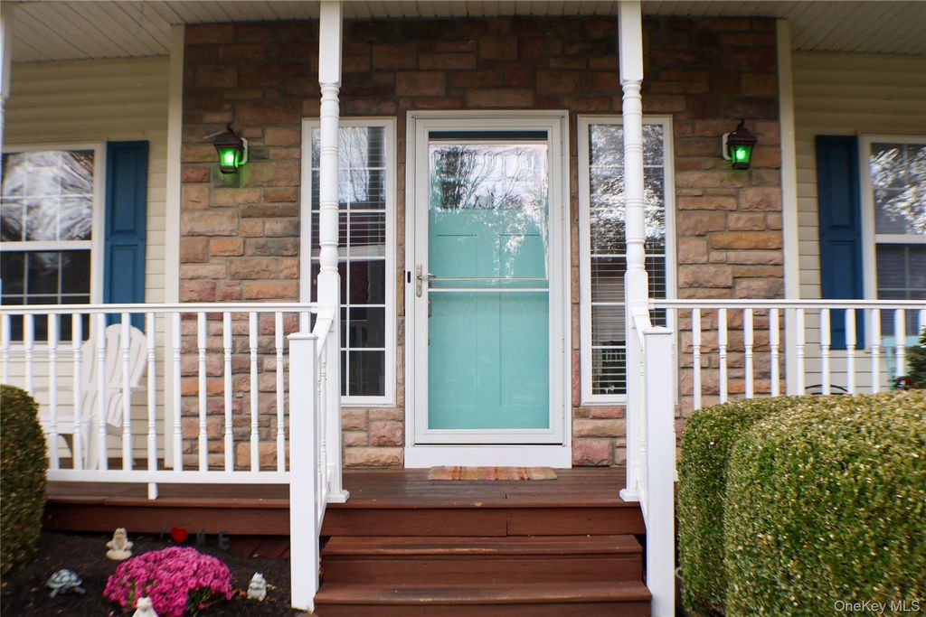 5 Juniper Way, Wappingers Falls, NY 12590