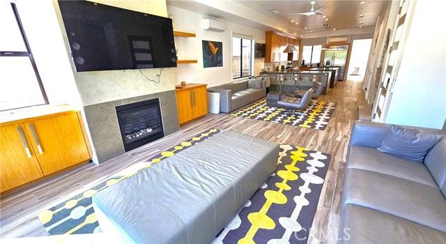 237 1st Street, Huntington Beach, CA 92648