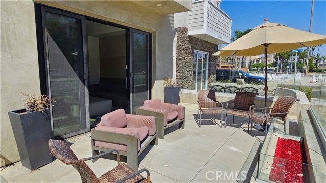 237 1st Street, Huntington Beach, CA 92648