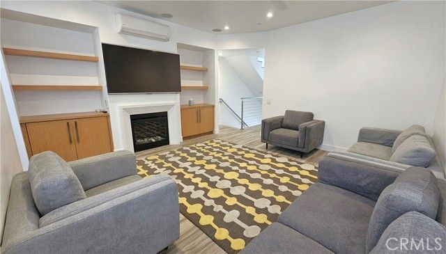 237 1st Street, Huntington Beach, CA 92648