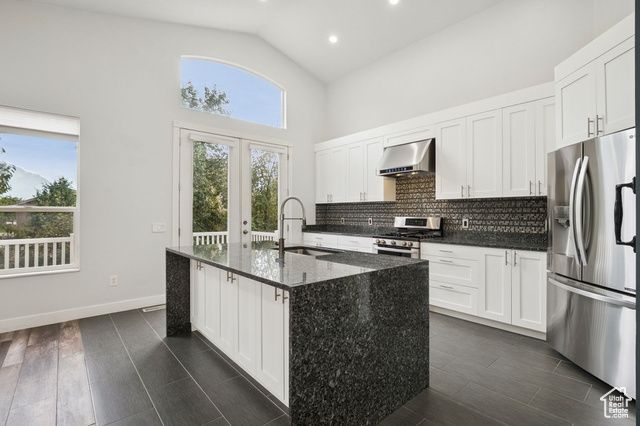 9297 S AVIGNON PL, West Jordan, UT 84088