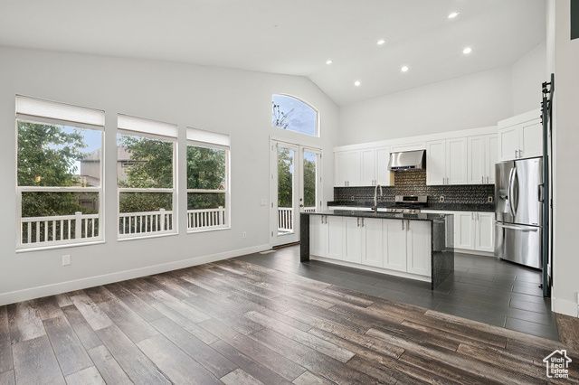 9297 S AVIGNON PL, West Jordan, UT 84088