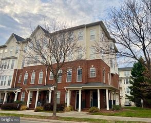 19301 DIAMOND LAKE DR, Leesburg, VA 20176