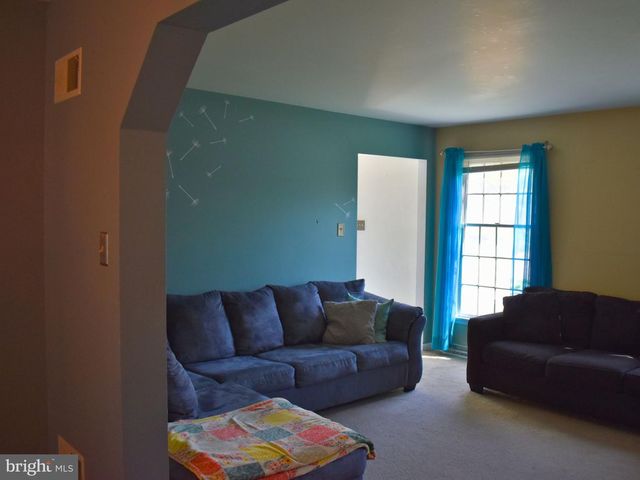 18 CARDINAL DR, Hanover, PA 17331