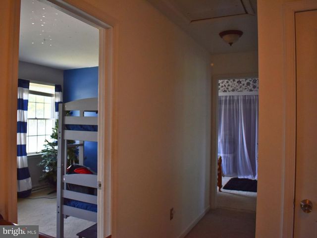 18 CARDINAL DR, Hanover, PA 17331