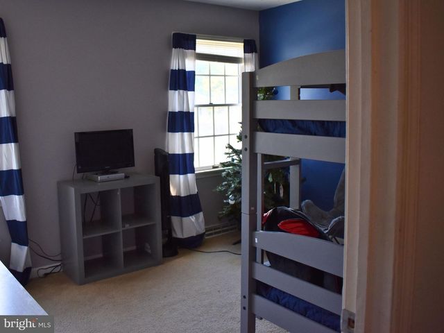 18 CARDINAL DR, Hanover, PA 17331