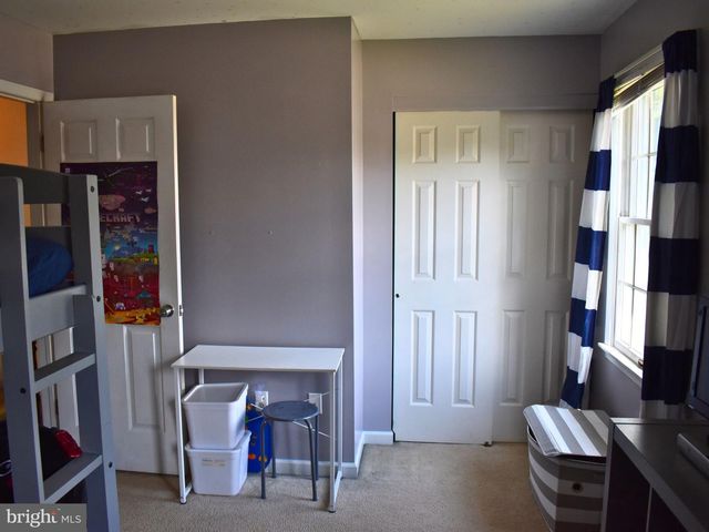 18 CARDINAL DR, Hanover, PA 17331