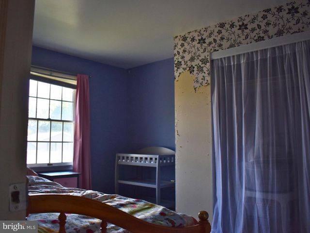 18 CARDINAL DR, Hanover, PA 17331