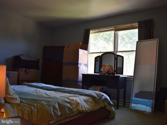 18 CARDINAL DR, Hanover, PA 17331