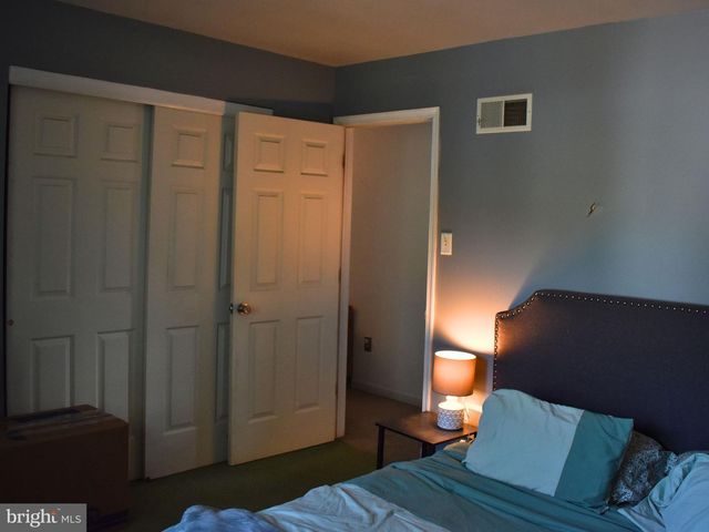 18 CARDINAL DR, Hanover, PA 17331