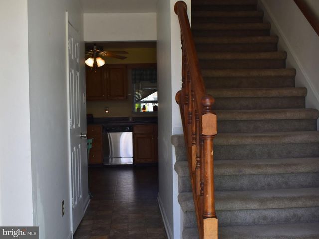 18 CARDINAL DR, Hanover, PA 17331