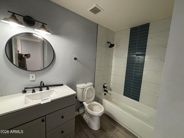 15039 N 24th Place, Phoenix, AZ 85032