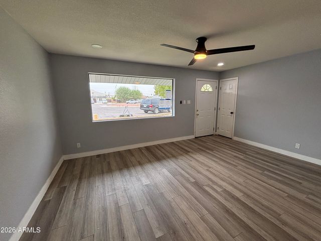 15039 N 24th Place, Phoenix, AZ 85032