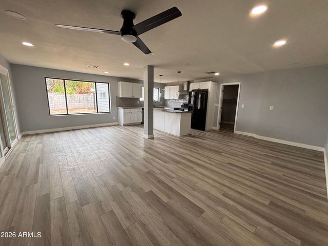 15039 N 24th Place, Phoenix, AZ 85032