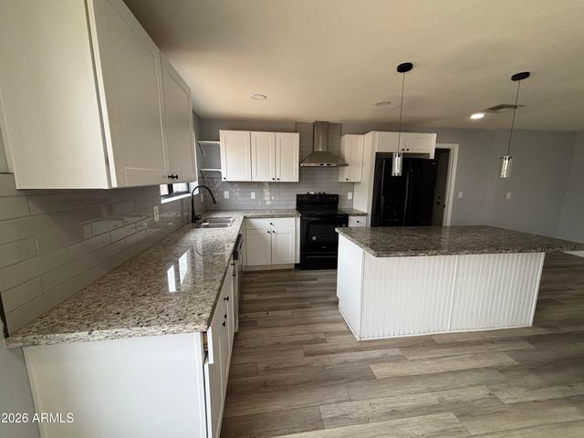 15039 N 24th Place, Phoenix, AZ 85032