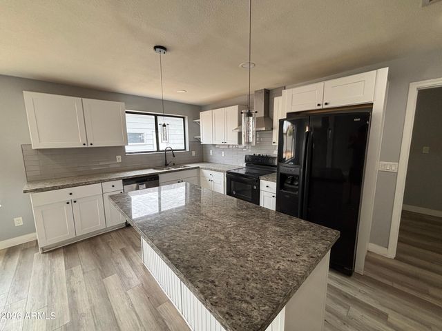 15039 N 24th Place, Phoenix, AZ 85032
