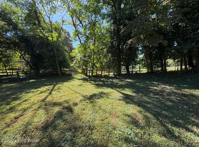 3900 Altawood Ct, Louisville, KY 40245