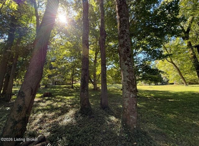 3900 Altawood Ct, Louisville, KY 40245