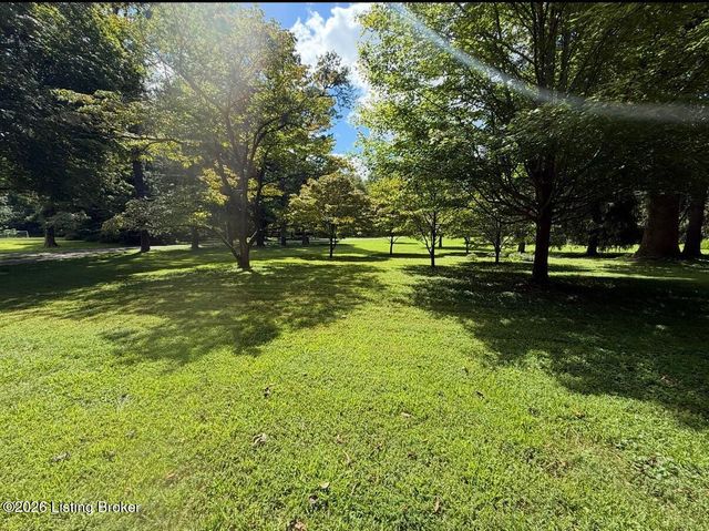 3900 Altawood Ct, Louisville, KY 40245